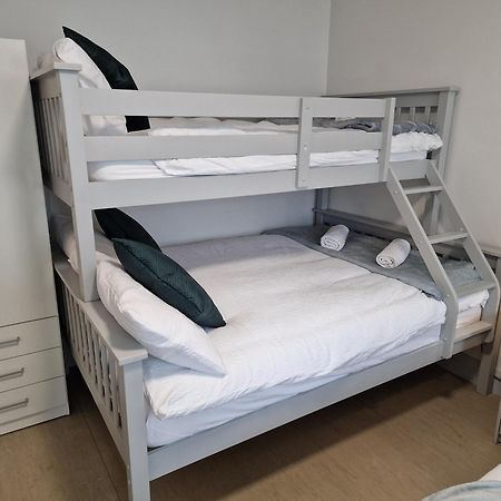 Trivia House Hostel Swanlinbar Ngoại thất bức ảnh