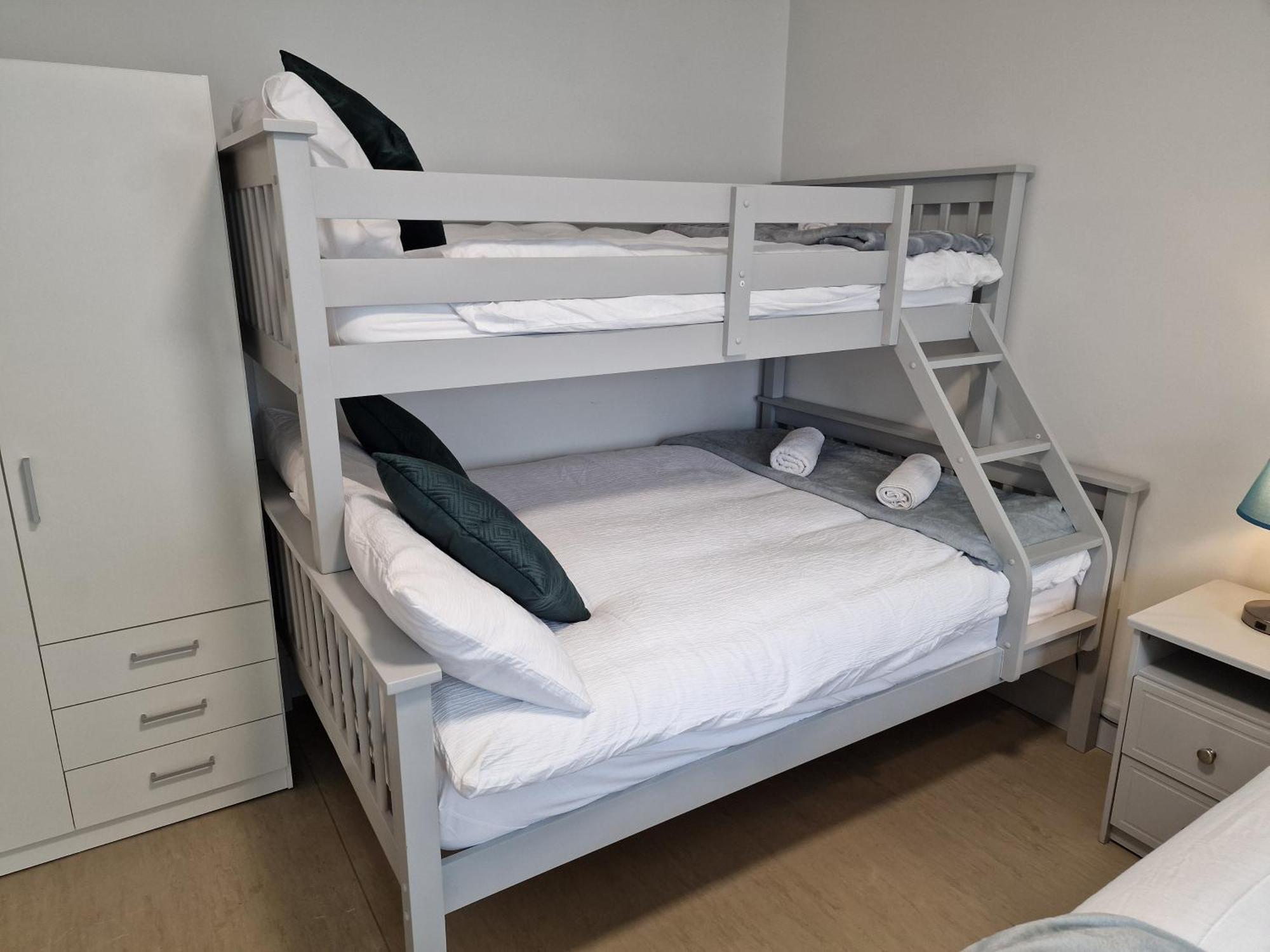 Trivia House Hostel Swanlinbar Ngoại thất bức ảnh