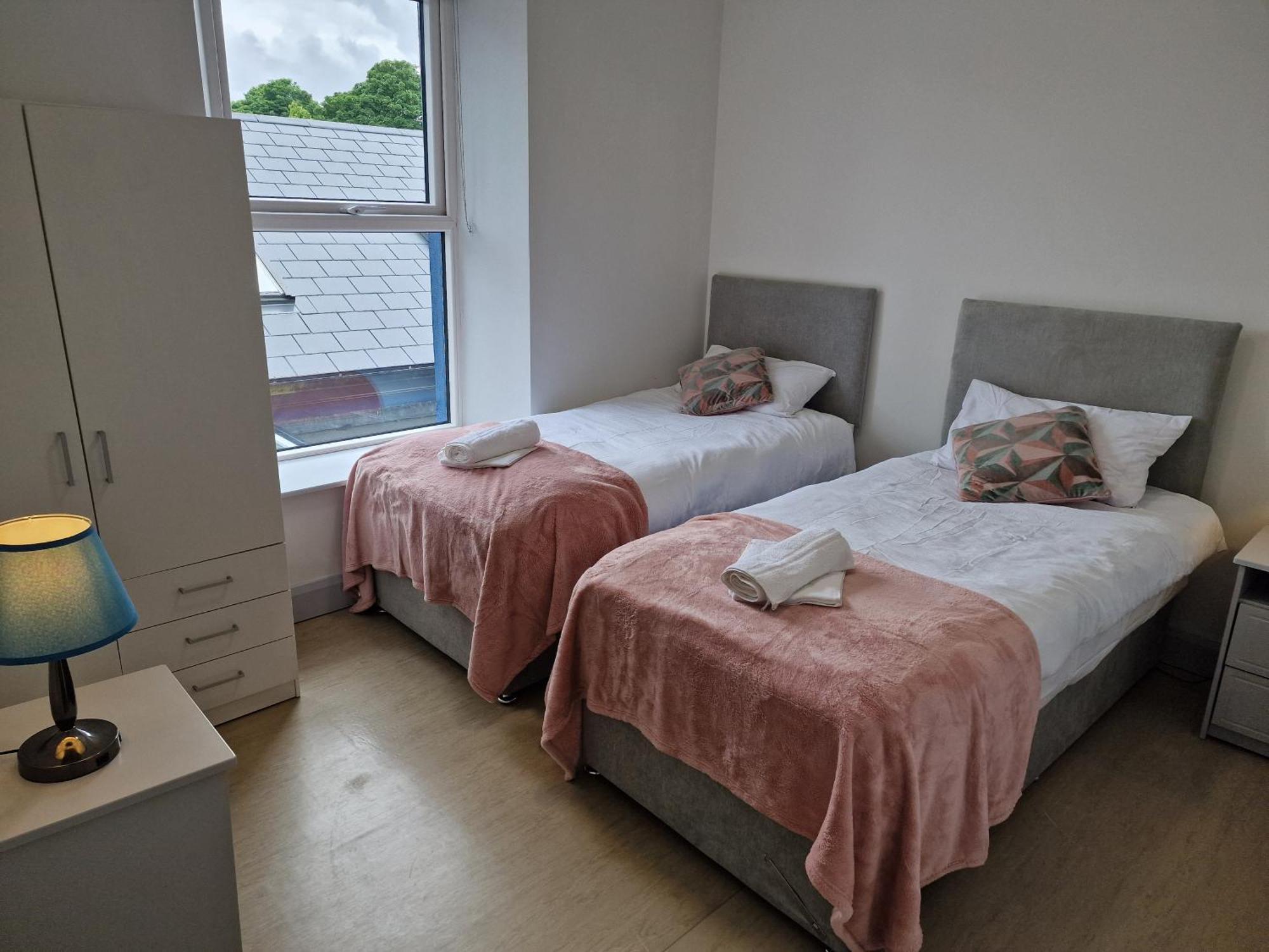 Trivia House Hostel Swanlinbar Ngoại thất bức ảnh