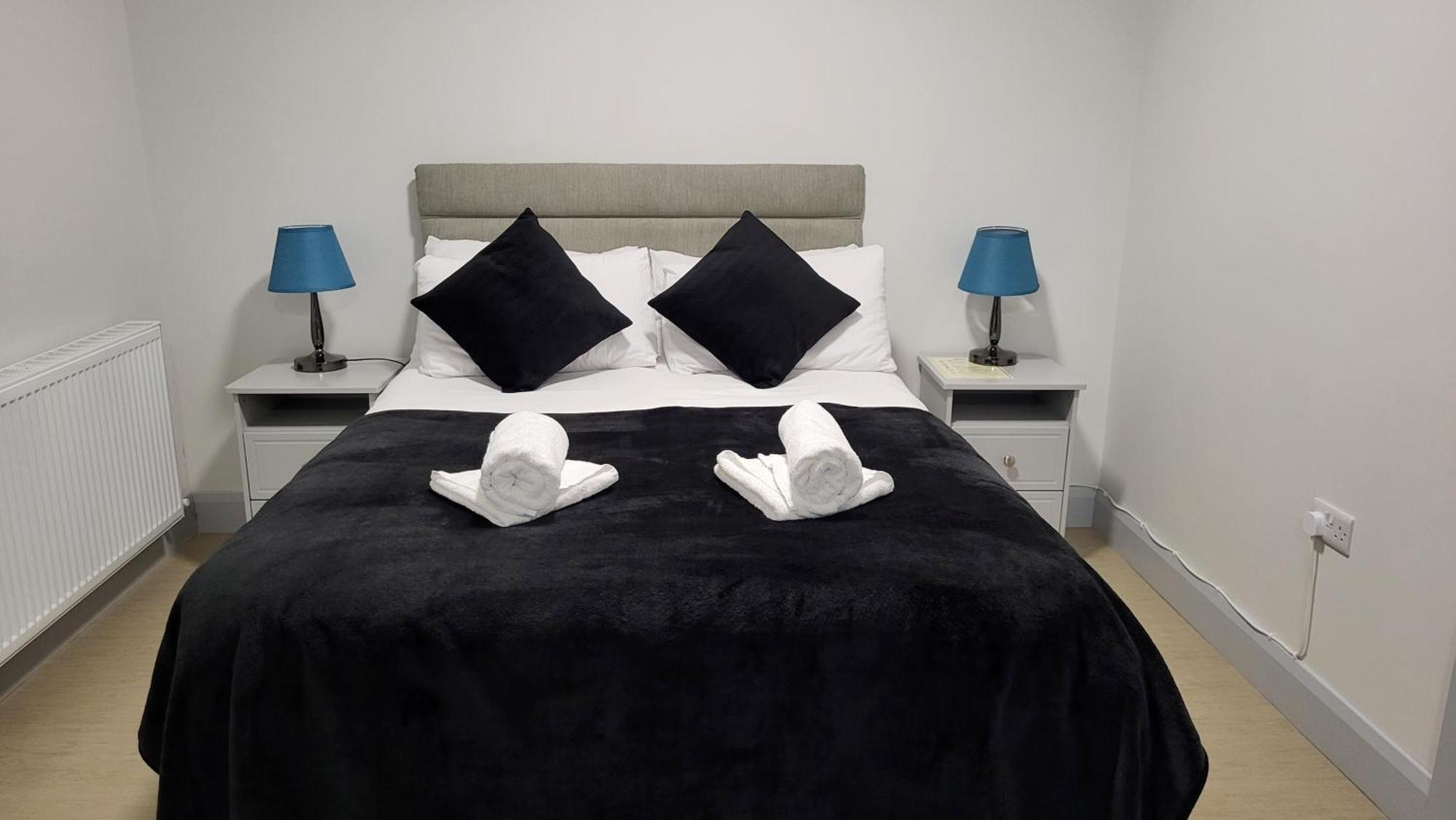 Trivia House Hostel Swanlinbar Ngoại thất bức ảnh