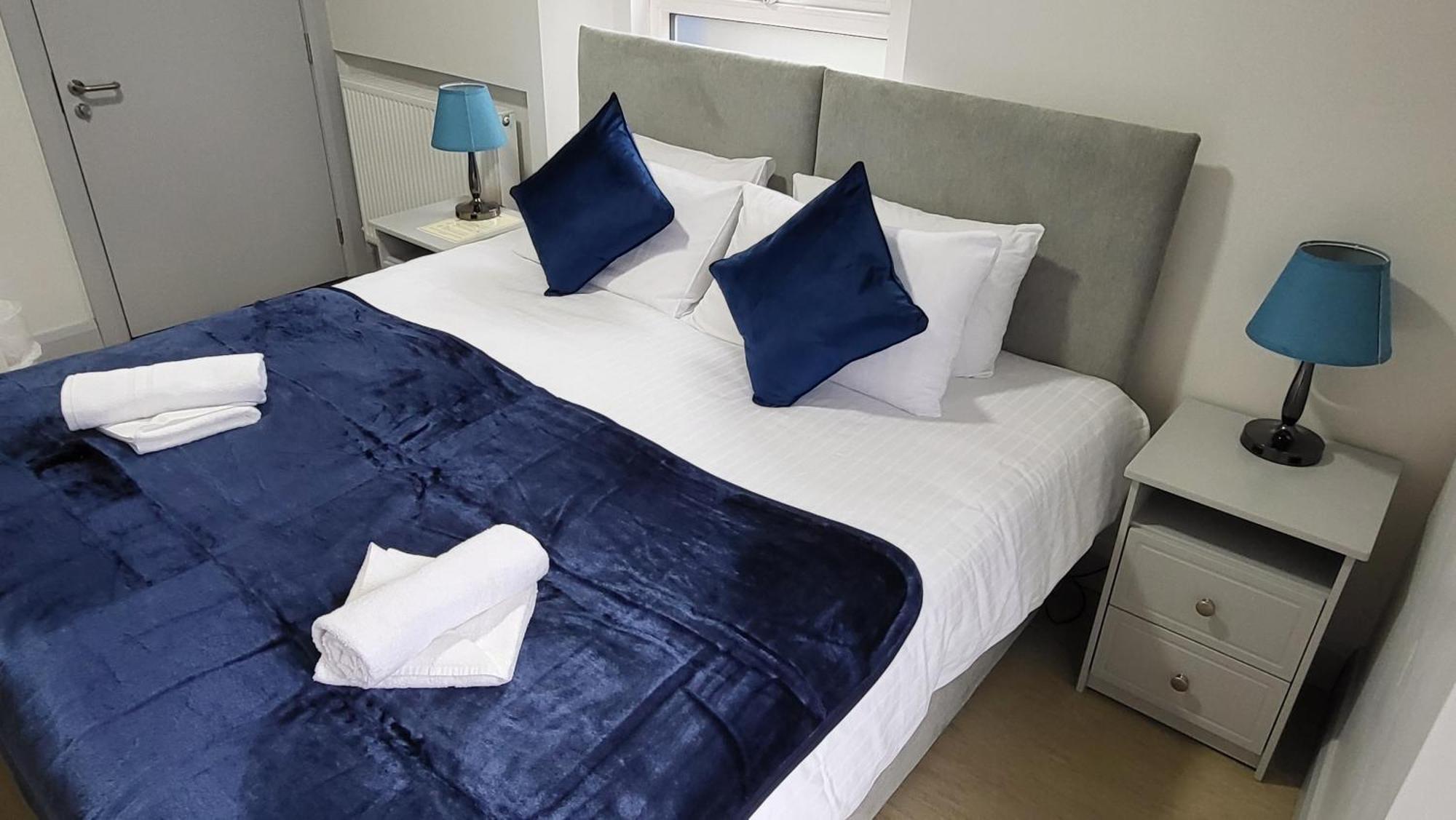 Trivia House Hostel Swanlinbar Ngoại thất bức ảnh