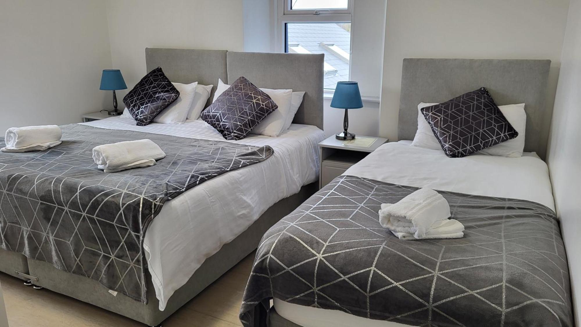 Trivia House Hostel Swanlinbar Ngoại thất bức ảnh