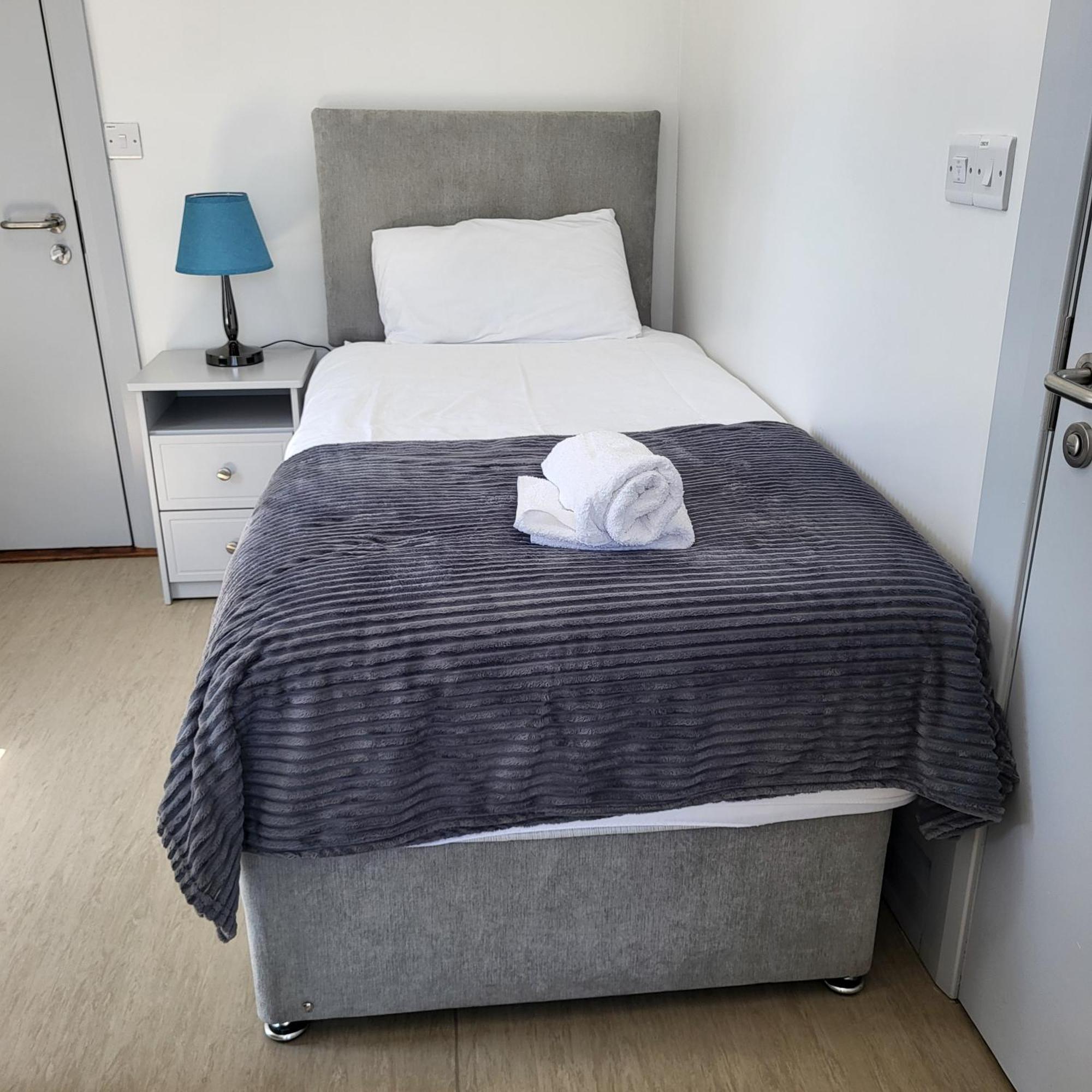 Trivia House Hostel Swanlinbar Ngoại thất bức ảnh